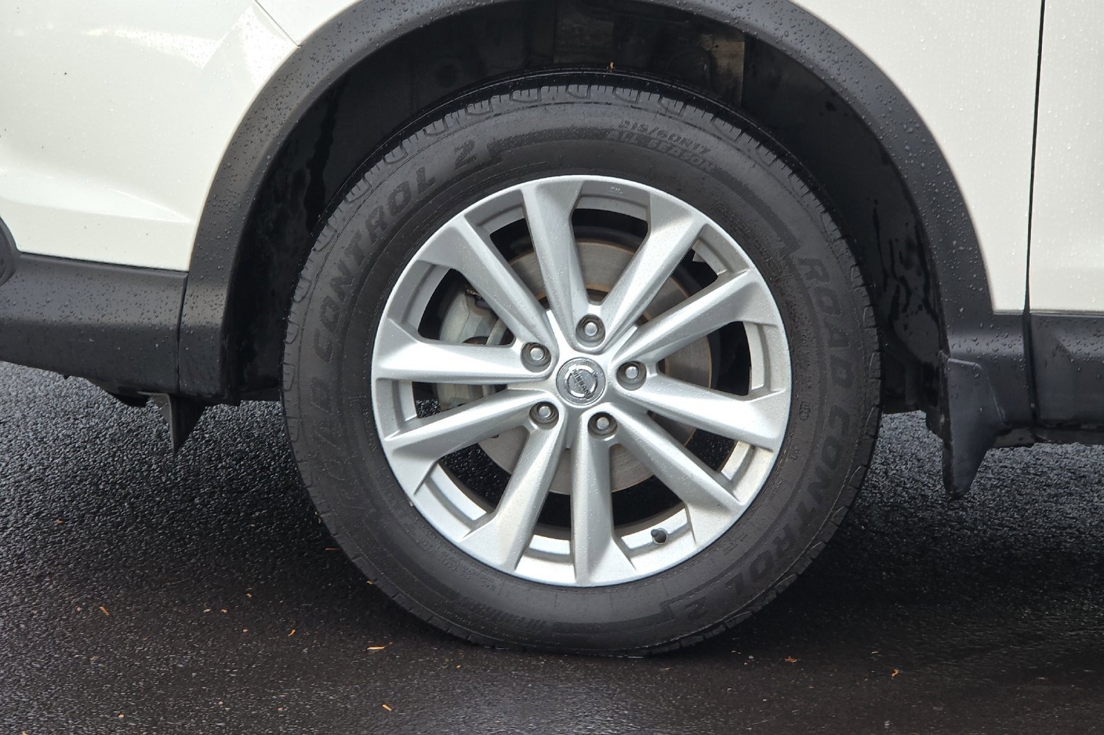 Used 2017 Nissan Rogue Sport SV image 37