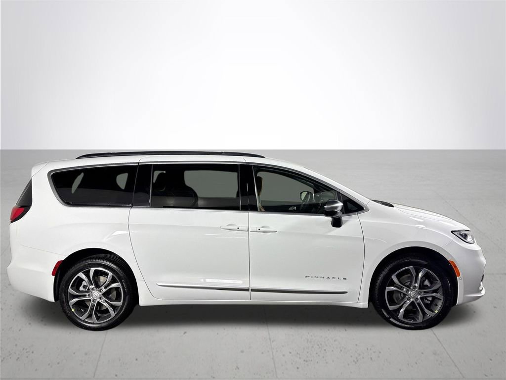 New 2026 Chrysler Pacifica Pinnacle image 5