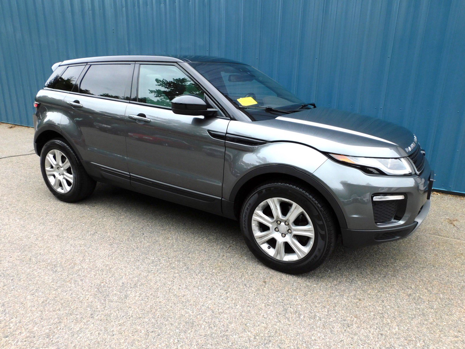 Used 2019 Land Rover Range Rover Evoque SE Premium AWD/4WD image 7