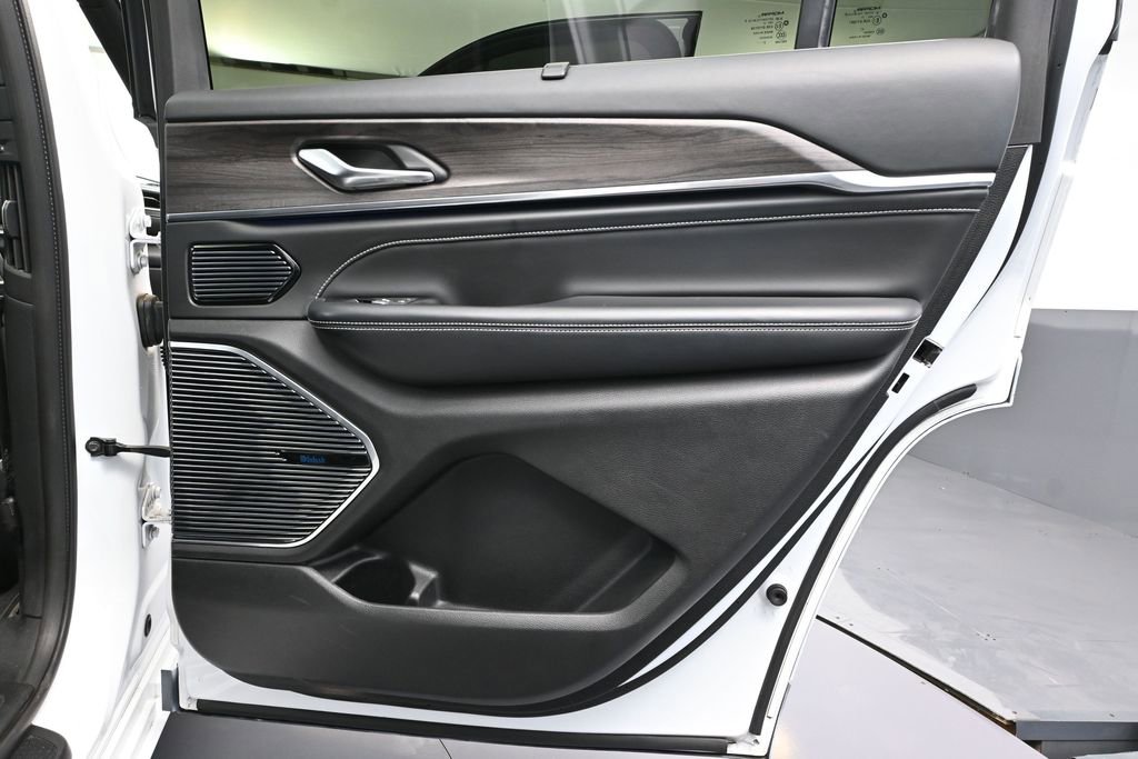 Used 2021 Jeep Grand Cherokee L Overland w/ Advanced Protech Group III image 52