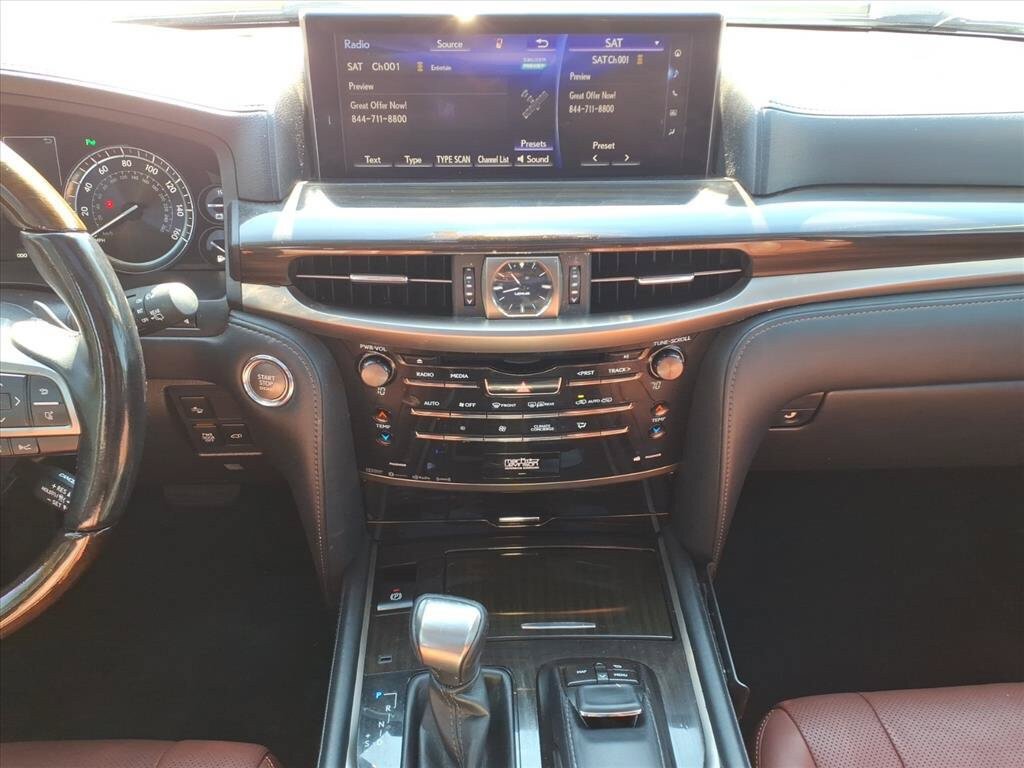 Used 2016 Lexus LX 570 4WD w/ Luxury Package image 31