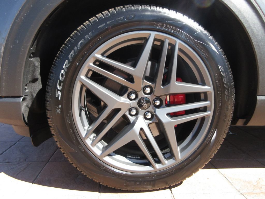 Certified 2026 Ford Explorer ST-Line w/ ST-Line Street Pack RWD image 9