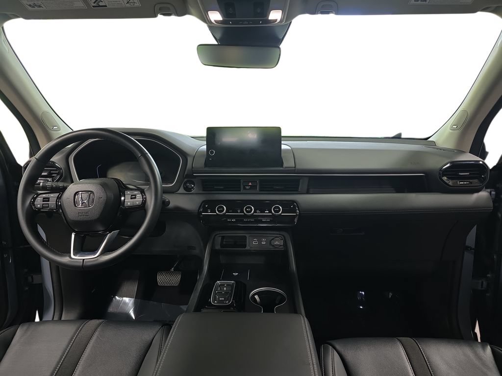 Used 2023 Honda Pilot Touring image 9