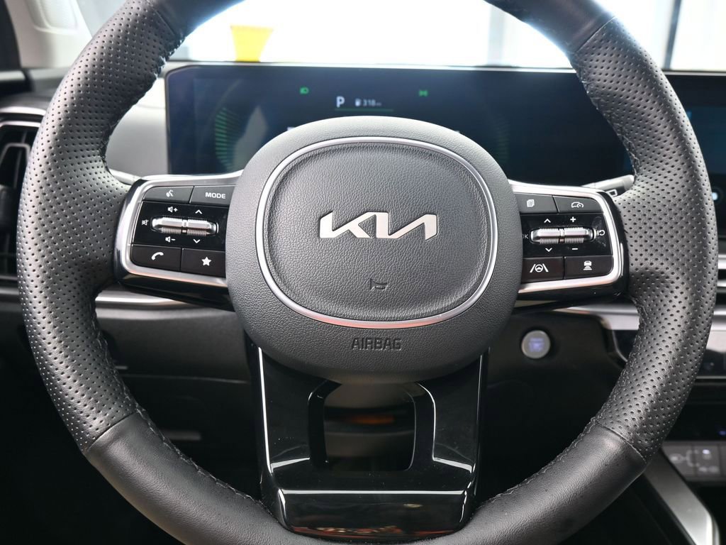 Used 2025 Kia Sorento LX image 25