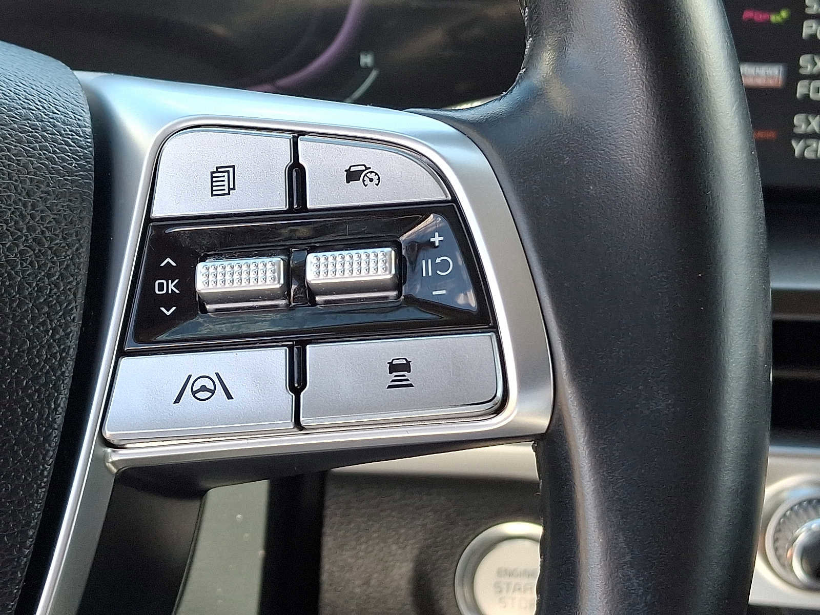 Used 2023 Kia Telluride S image 24