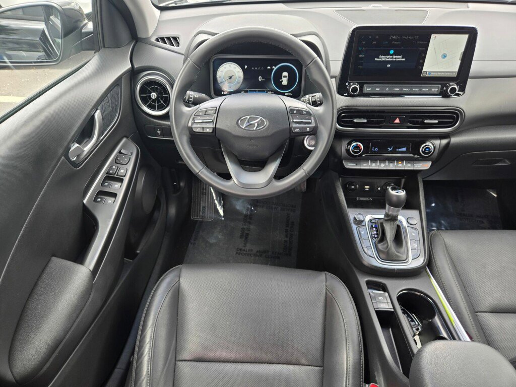 Used 2023 Hyundai Kona Limited FWD image 11