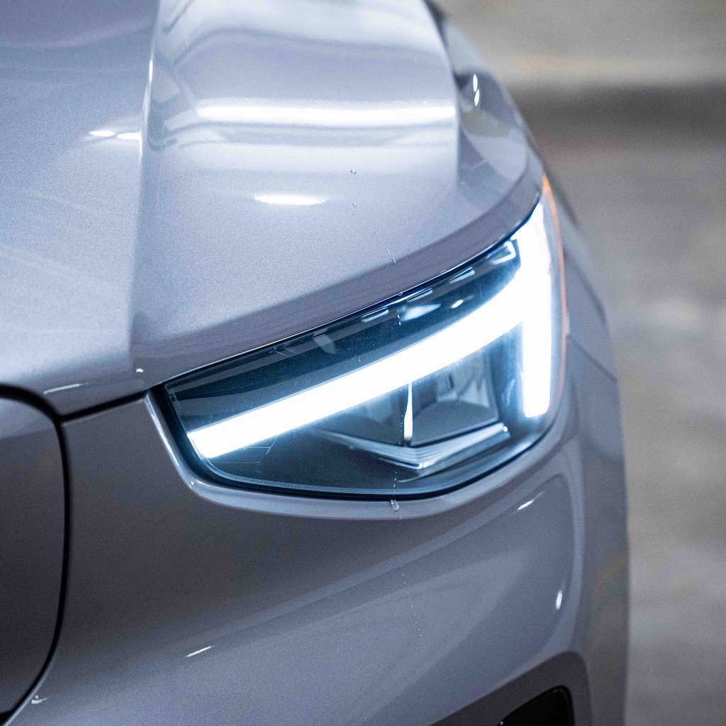 New 2026 Volvo EX40 Plus w/ Climate Package image 3