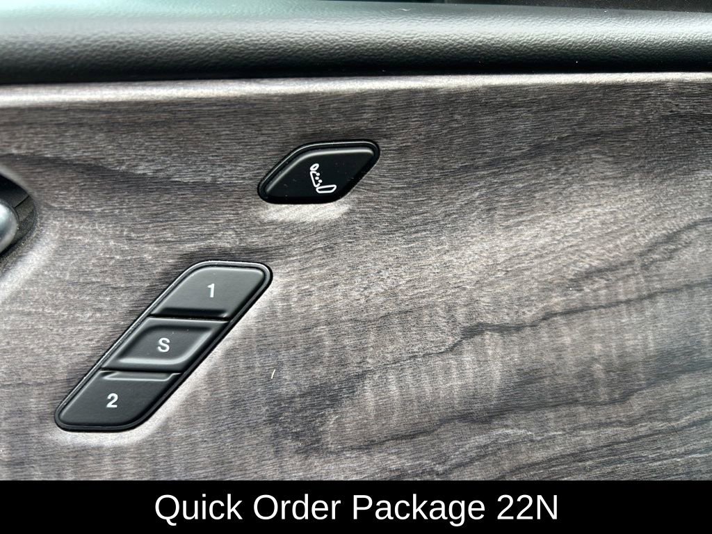 Certified 2022 Jeep Grand Cherokee Overland w/ Luxury Tech Group IV image 17