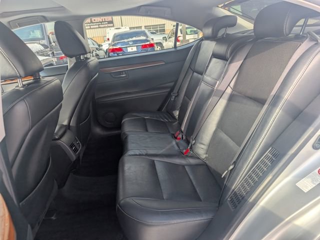 Used 2013 Lexus ES 300h w/ Luxury Pkg FWD image 15