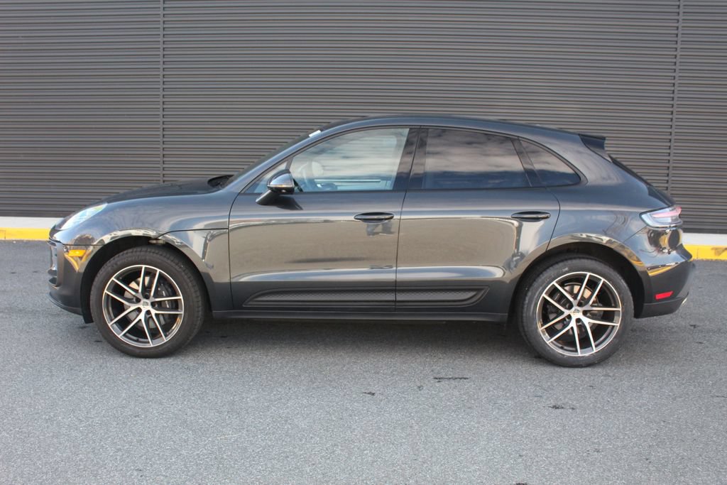 Certified 2026 Porsche Macan AWD/4WD image 2