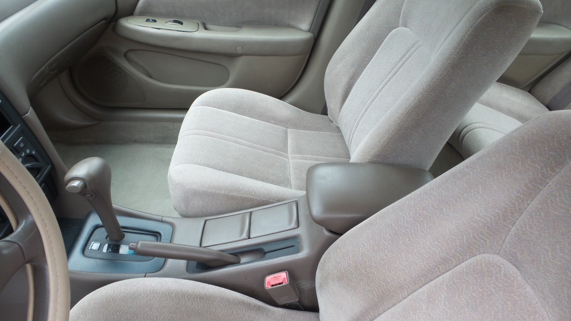 Used 1998 Toyota Camry LE FWD image 21