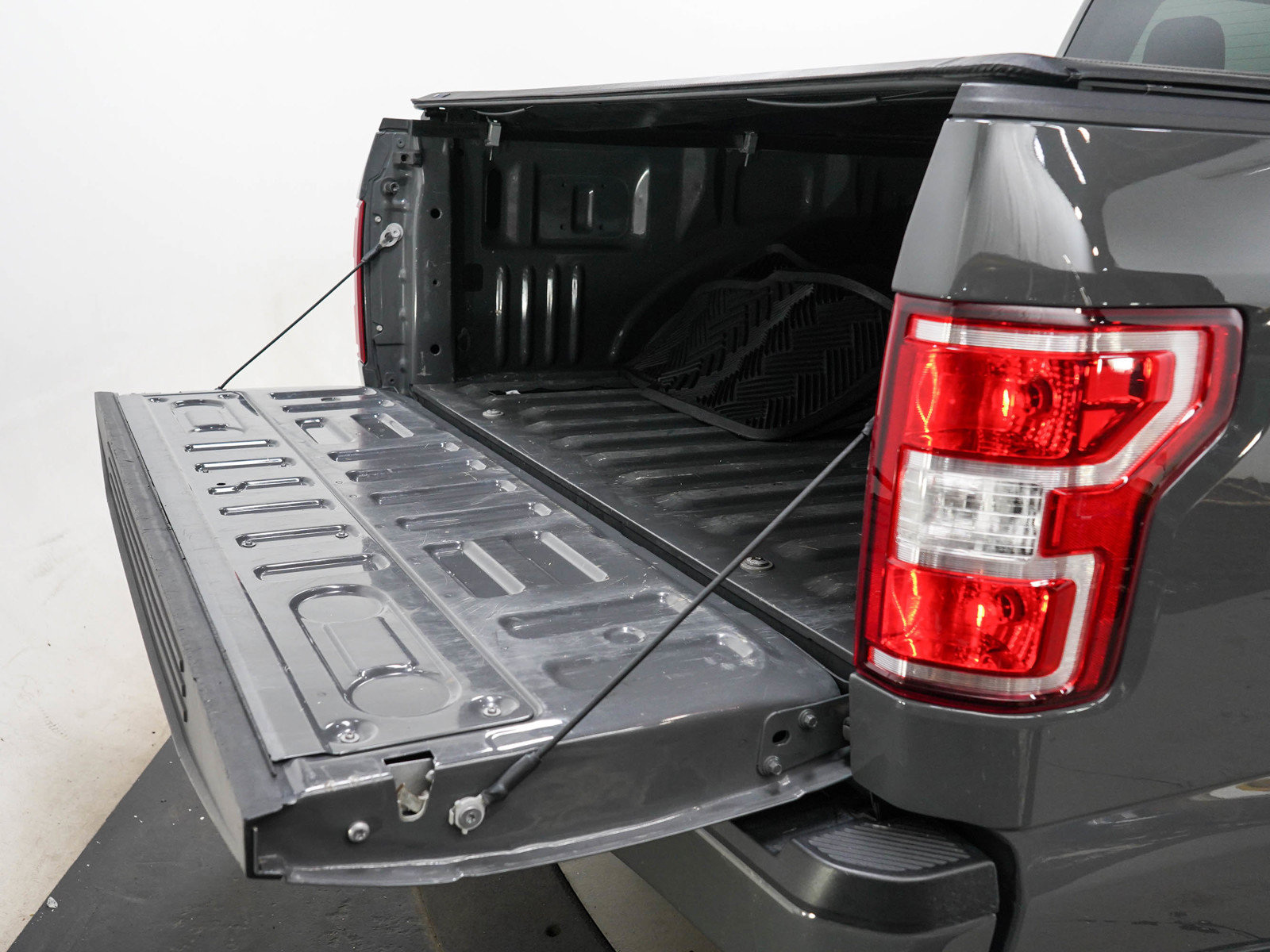 Used 2020 Ford F150 XL w/ Equipment Group 101A Mid AWD/4WD image 9