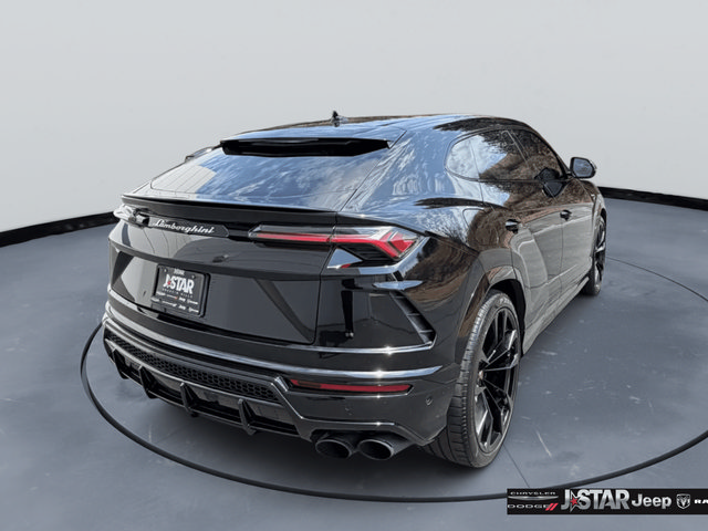 Used 2022 Lamborghini Urus AWD/4WD image 5