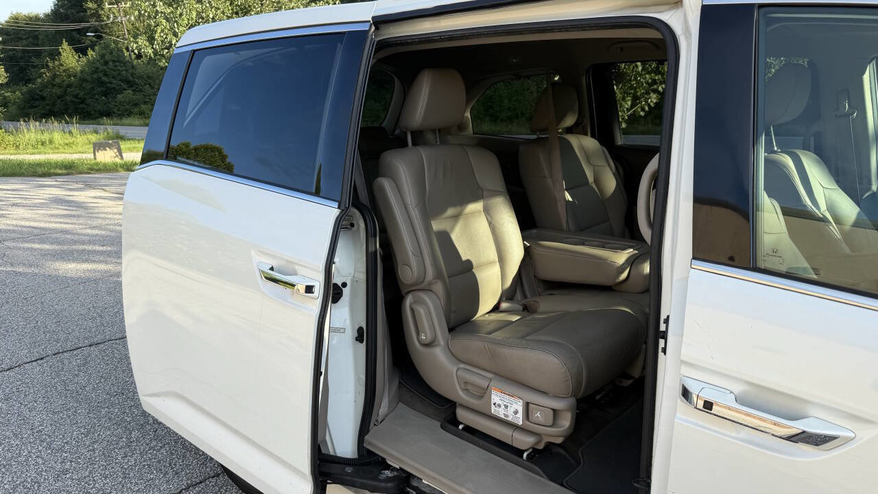 Used 2014 Honda Odyssey Touring Elite image 13