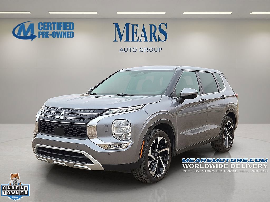 Used 2023 Mitsubishi Outlander SE image 1