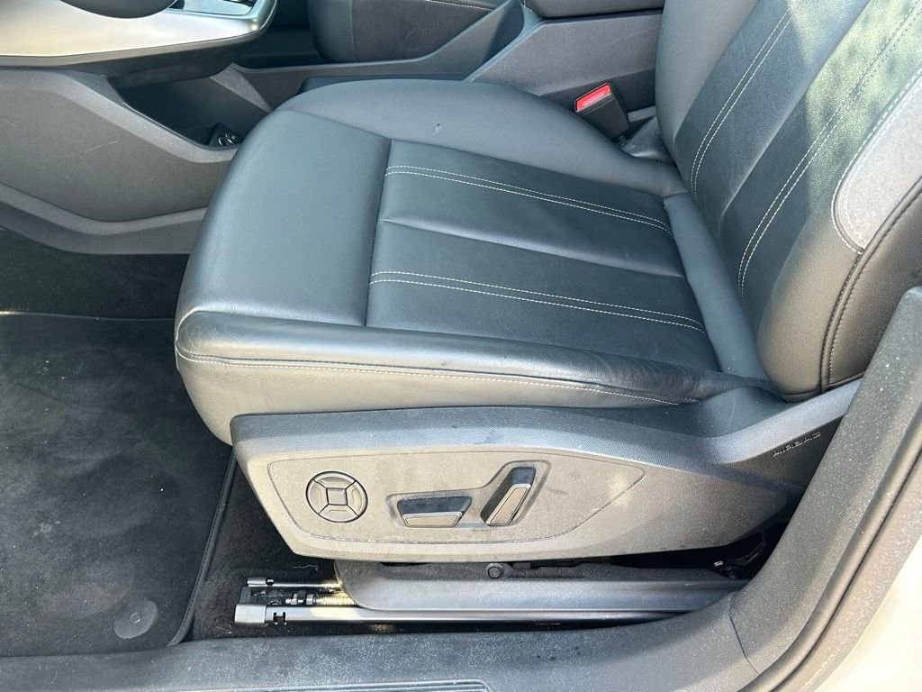 Used 2024 Audi Q4 e-tron Premium w/ Convenience Package image 17