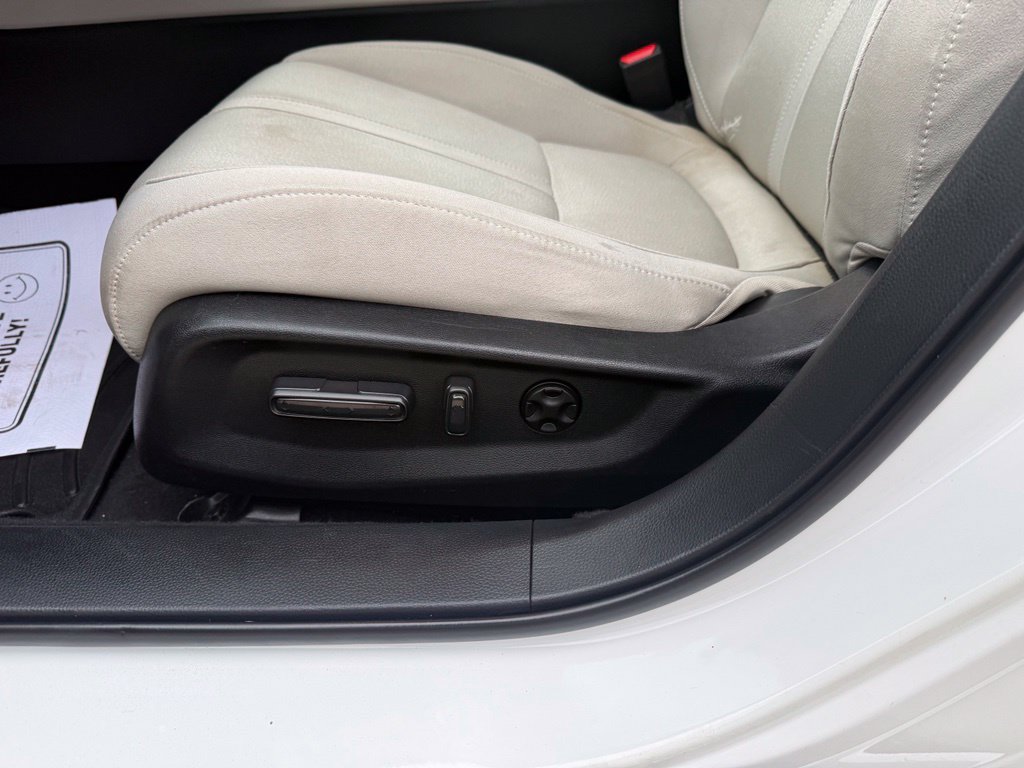 Used 2018 Honda Accord EX image 26
