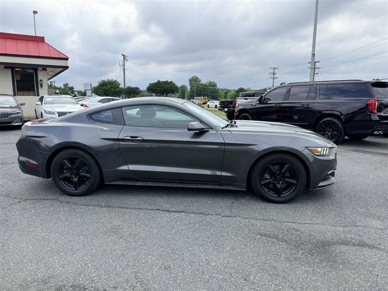 Used 2017 Ford Mustang Coupe RWD image 5