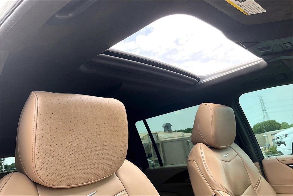 Used 2019 Cadillac Escalade ESV Platinum AWD/4WD image 30