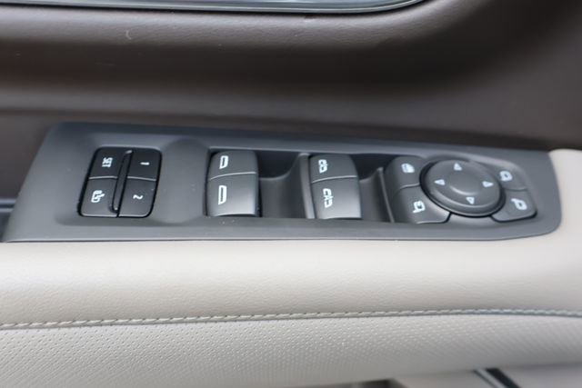 Used 2022 GMC Yukon SLT w/ SLT Luxury Package RWD image 13