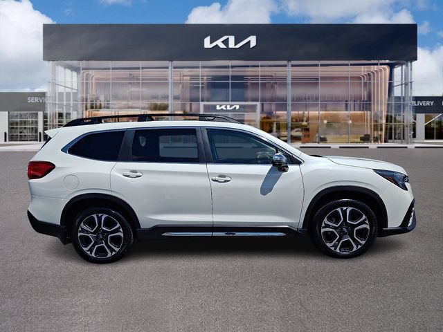Used 2023 Subaru Ascent Limited w/ Technology Package AWD/4WD image 7