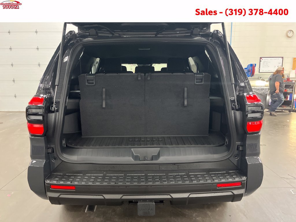 New 2026 Toyota 4Runner SR5 AWD/4WD image 7