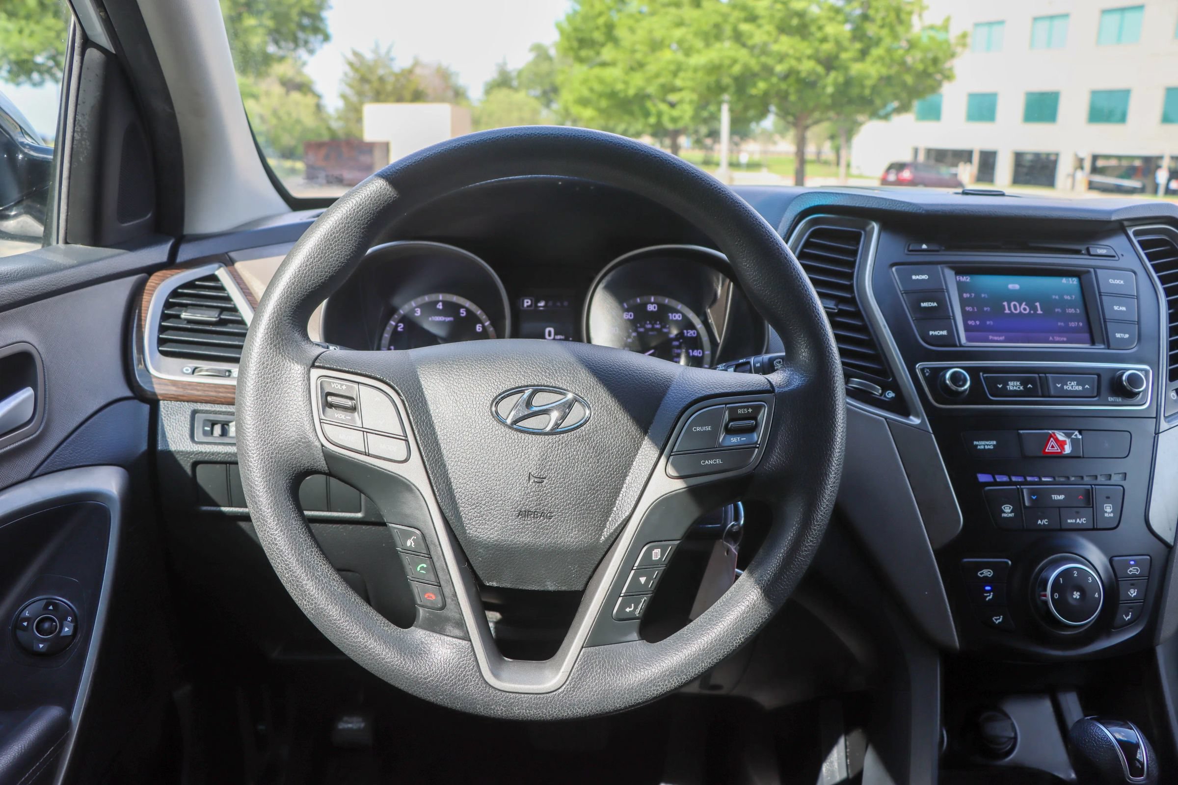 Used 2017 Hyundai Santa Fe Sport FWD image 26