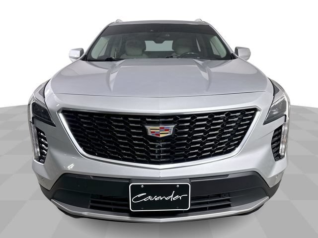 Used 2021 Cadillac XT4 Premium Luxury w/ Cold Weather Package FWD image 3