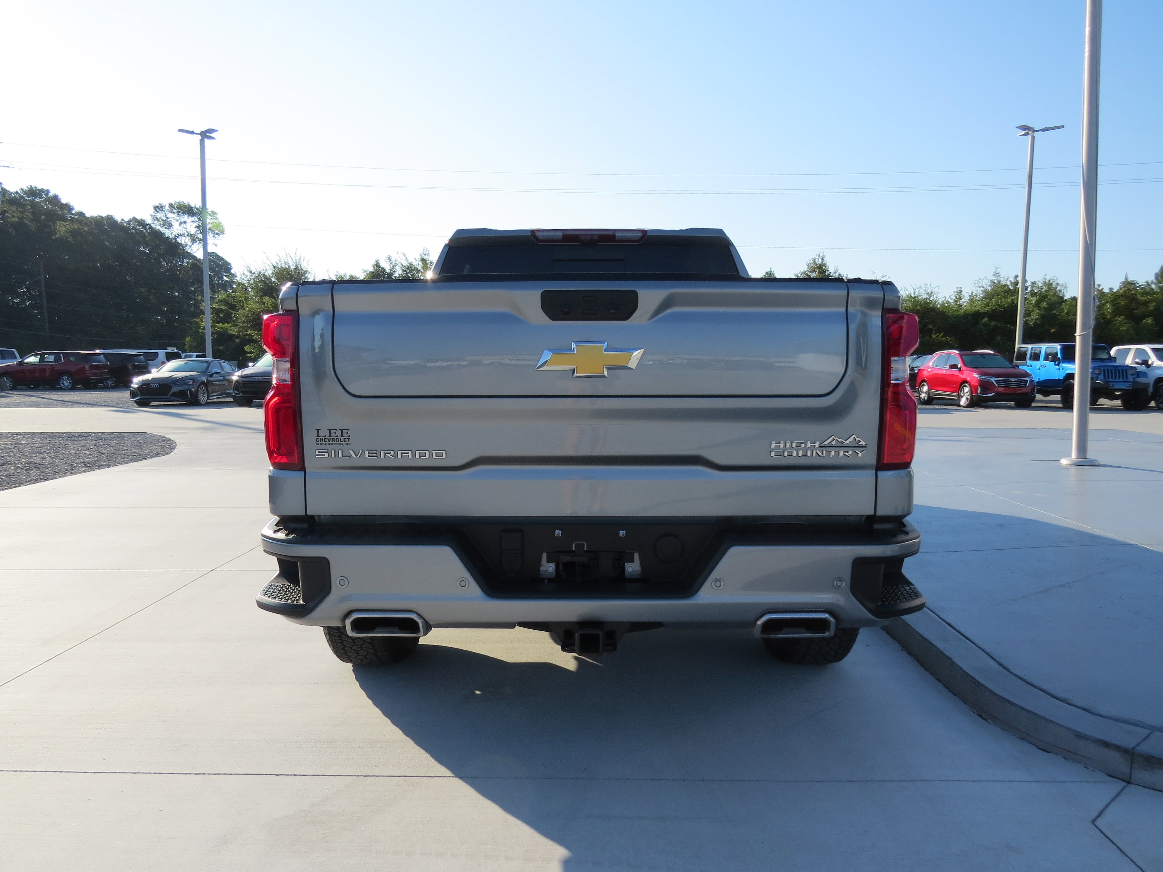 Used 2024 Chevrolet Silverado 1500 High Country w/ Technology Package AWD/4WD image 4