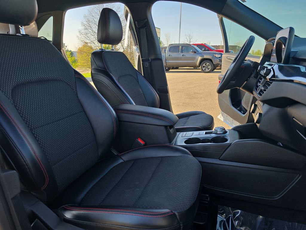 Used 2023 Ford Escape ST-Line AWD/4WD image 10