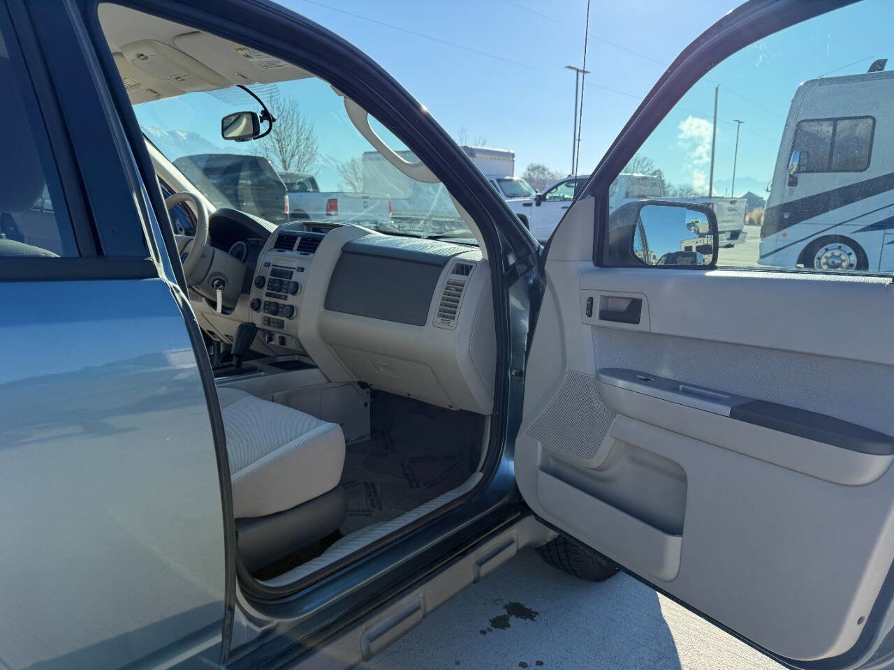 Used 2011 Ford Escape XLT image 25