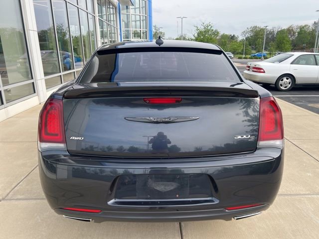Used 2016 Chrysler 300 S image 4