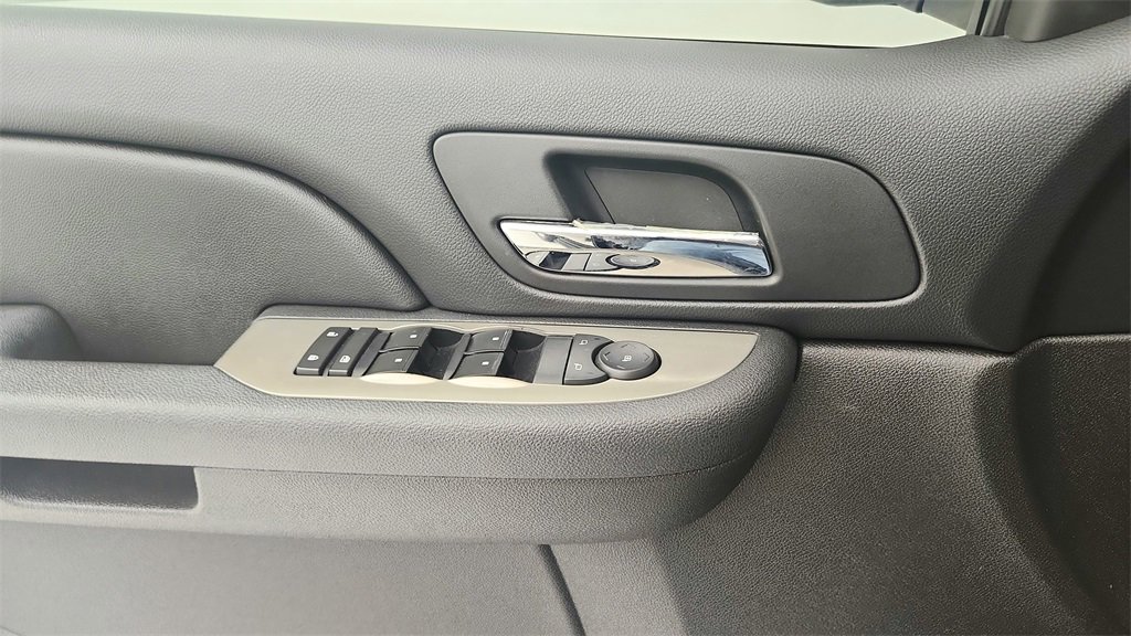 Used 2009 Chevrolet Suburban LS image 21