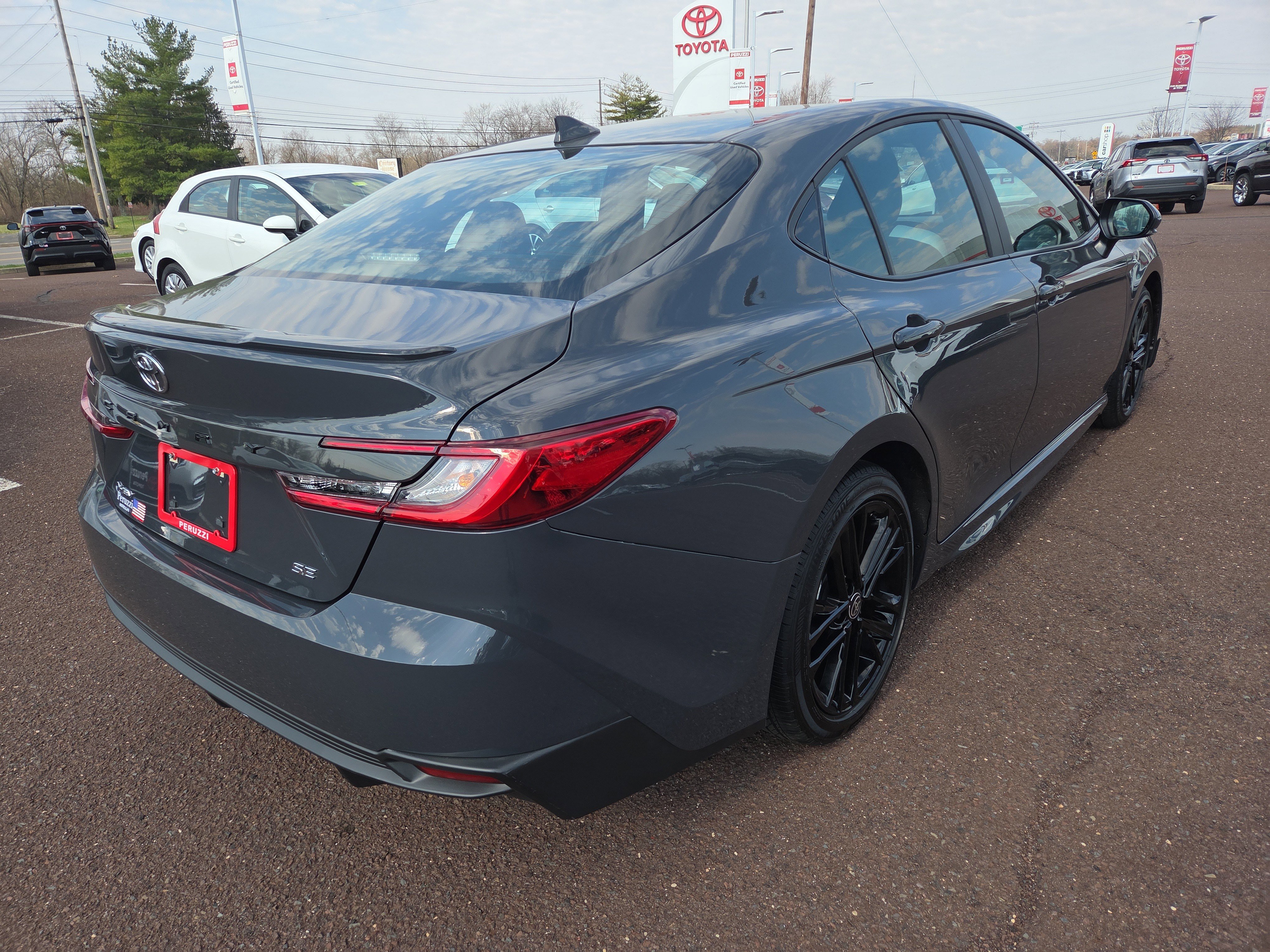 Certified 2025 Toyota Camry SE FWD image 3