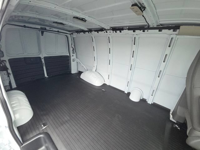 New 2026 GMC Savana 2500 w/ Driver Convenience Package RWD image 20