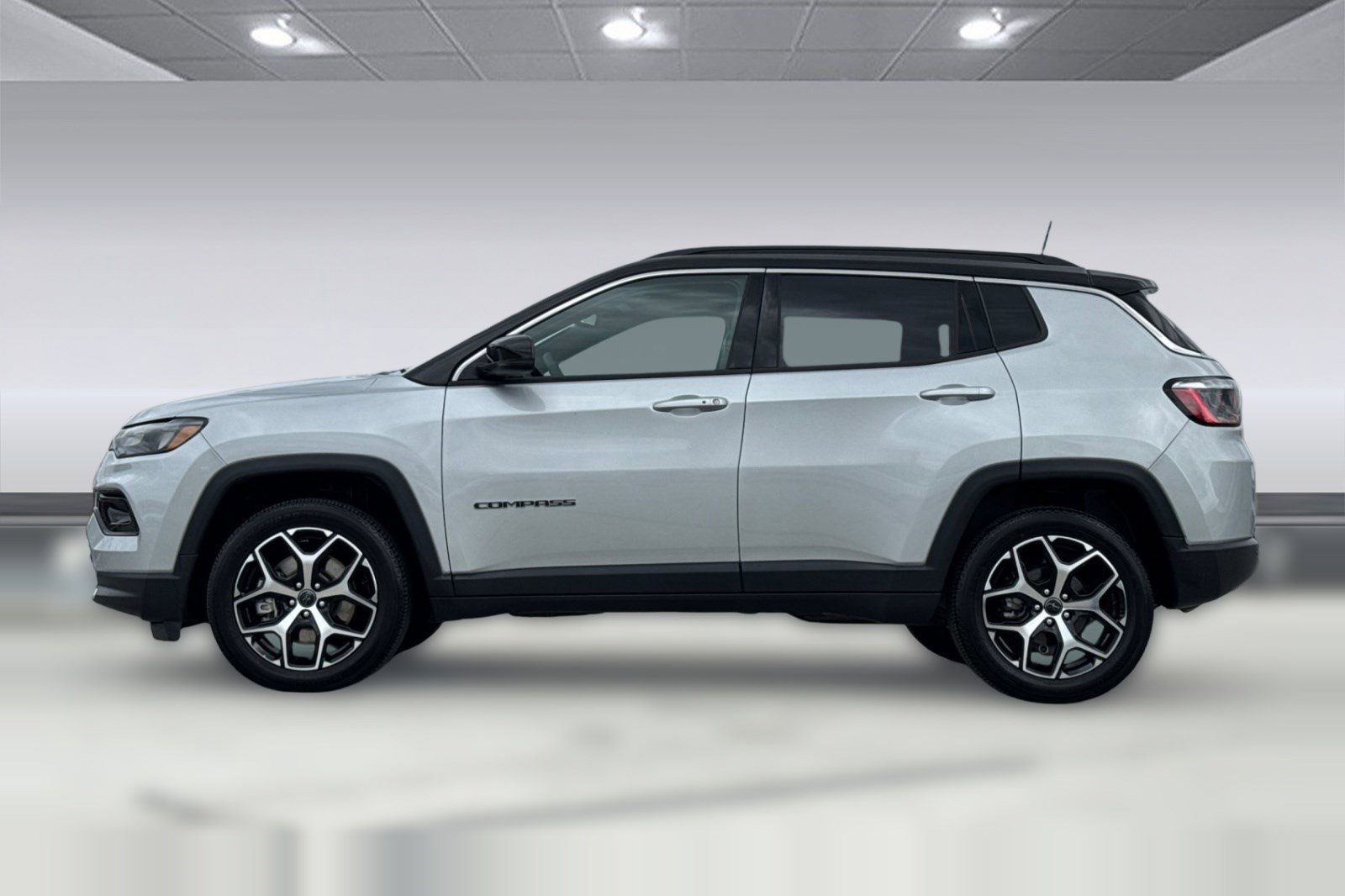 Used 2025 Jeep Compass Limited AWD/4WD image 6