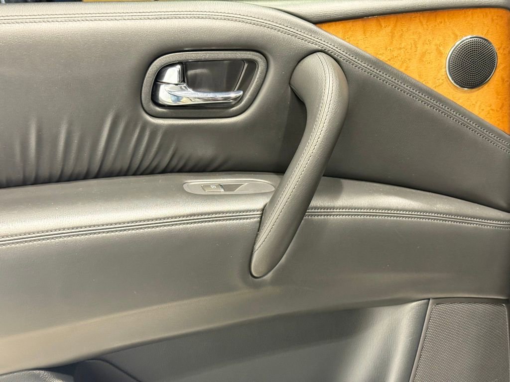 Used 2014 INFINITI QX80 4WD w/ Theater Package image 18