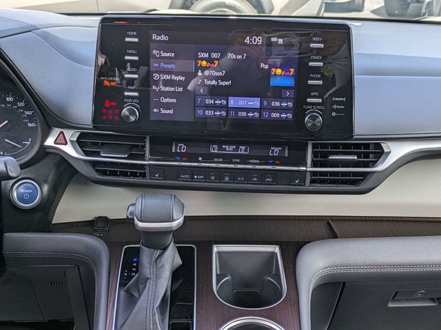 Used 2022 Toyota Sienna XLE FWD image 18