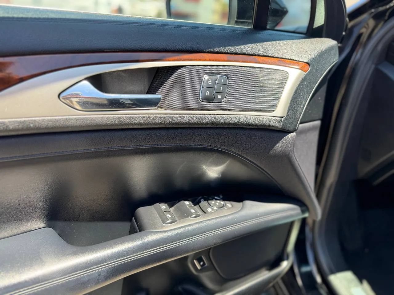 Used 2017 Lincoln MKZ Reserve FWD image 44