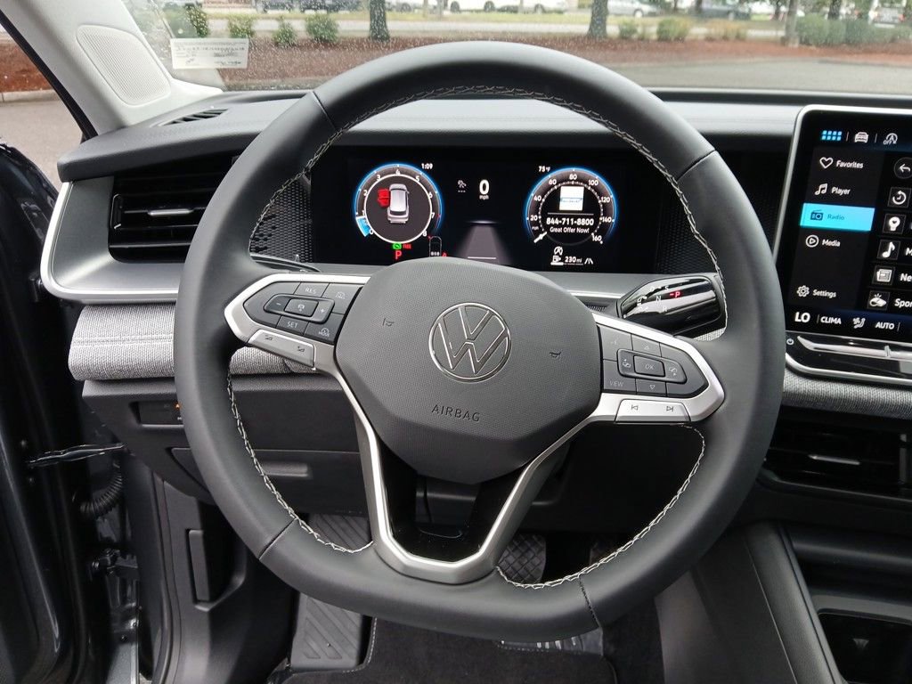 Used 2025 Volkswagen Tiguan S w/ 18" Wheel Package image 16