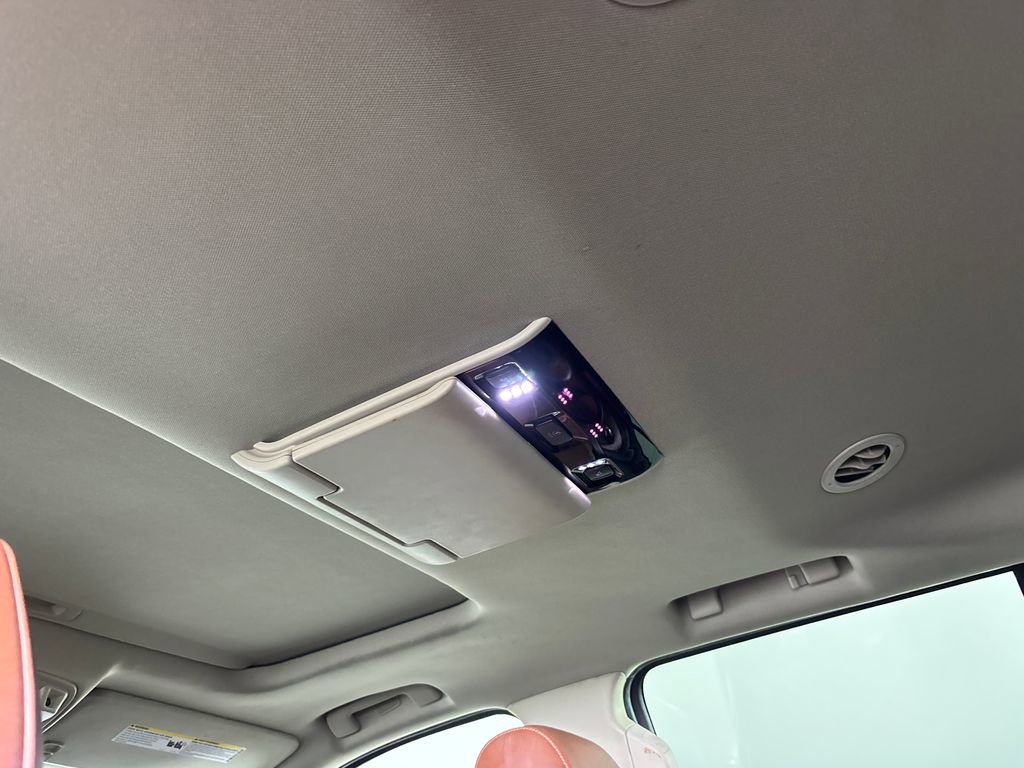 Used 2020 Cadillac Escalade Premium Luxury image 29