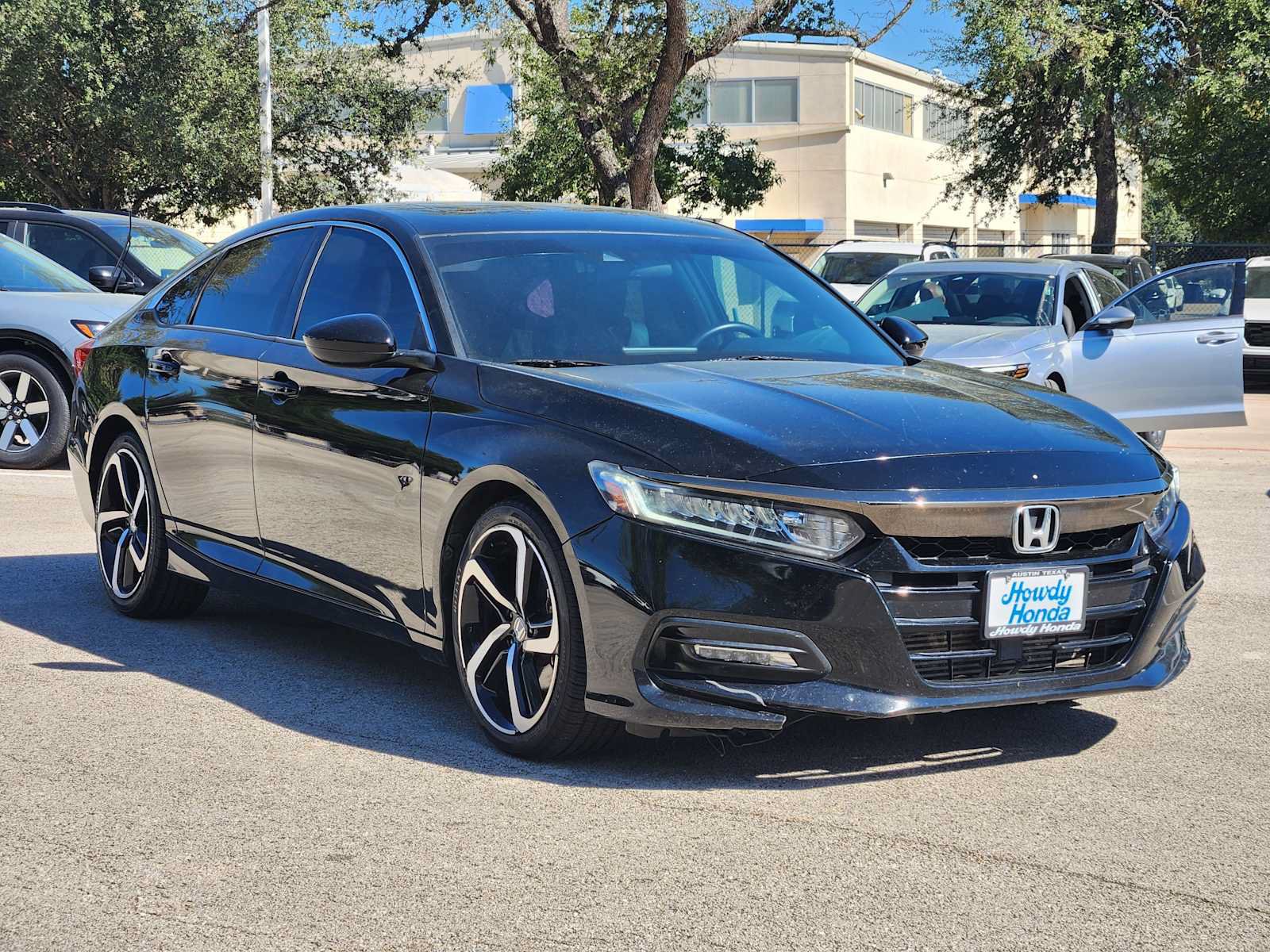 Used 2018 Honda Accord Sport image 3