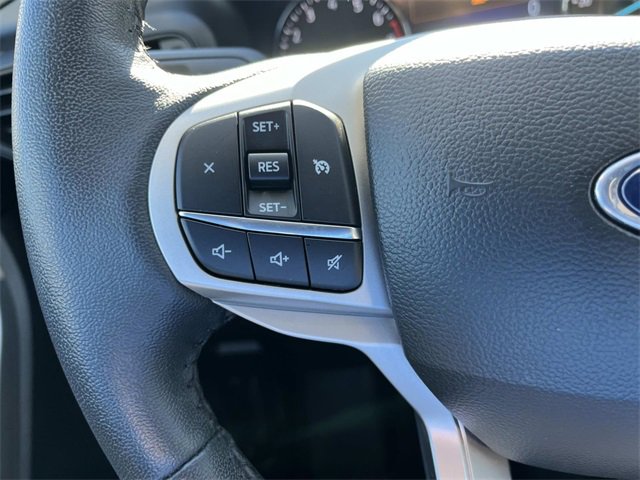 Used 2023 Ford Explorer XLT image 31
