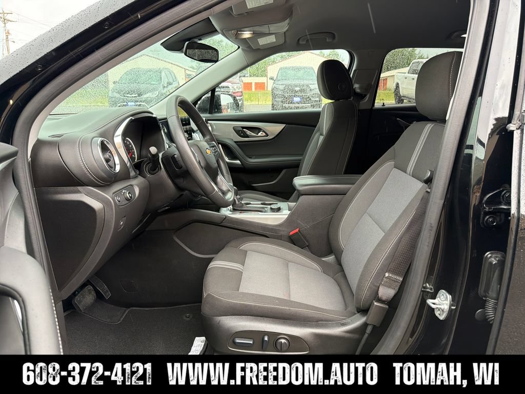 Used 2025 Chevrolet Blazer LT AWD/4WD image 11