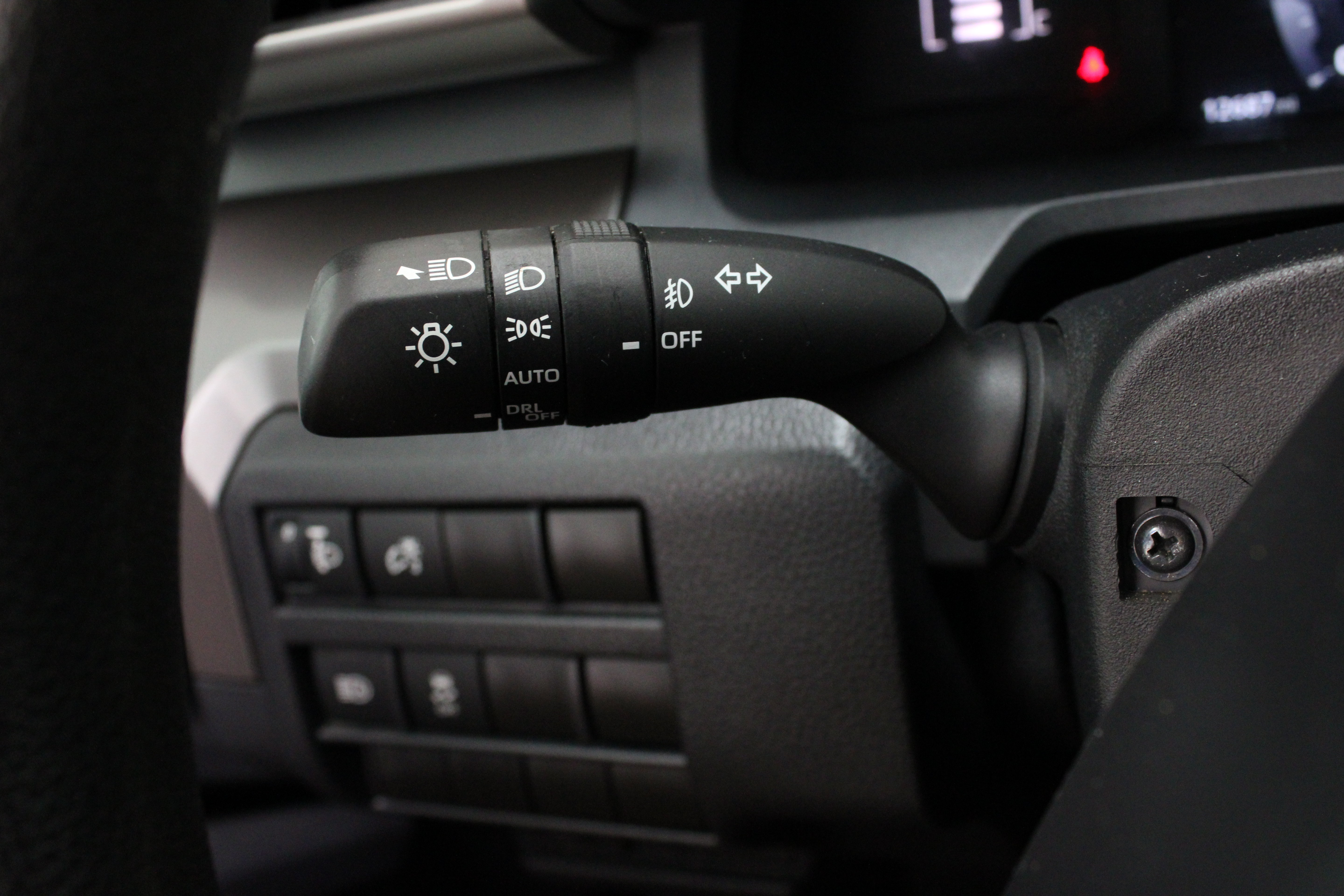 Used 2024 Toyota Tacoma SR5 AWD/4WD image 25