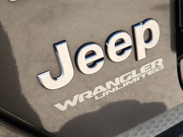 Used 2019 Jeep Wrangler Unlimited Sahara image 30