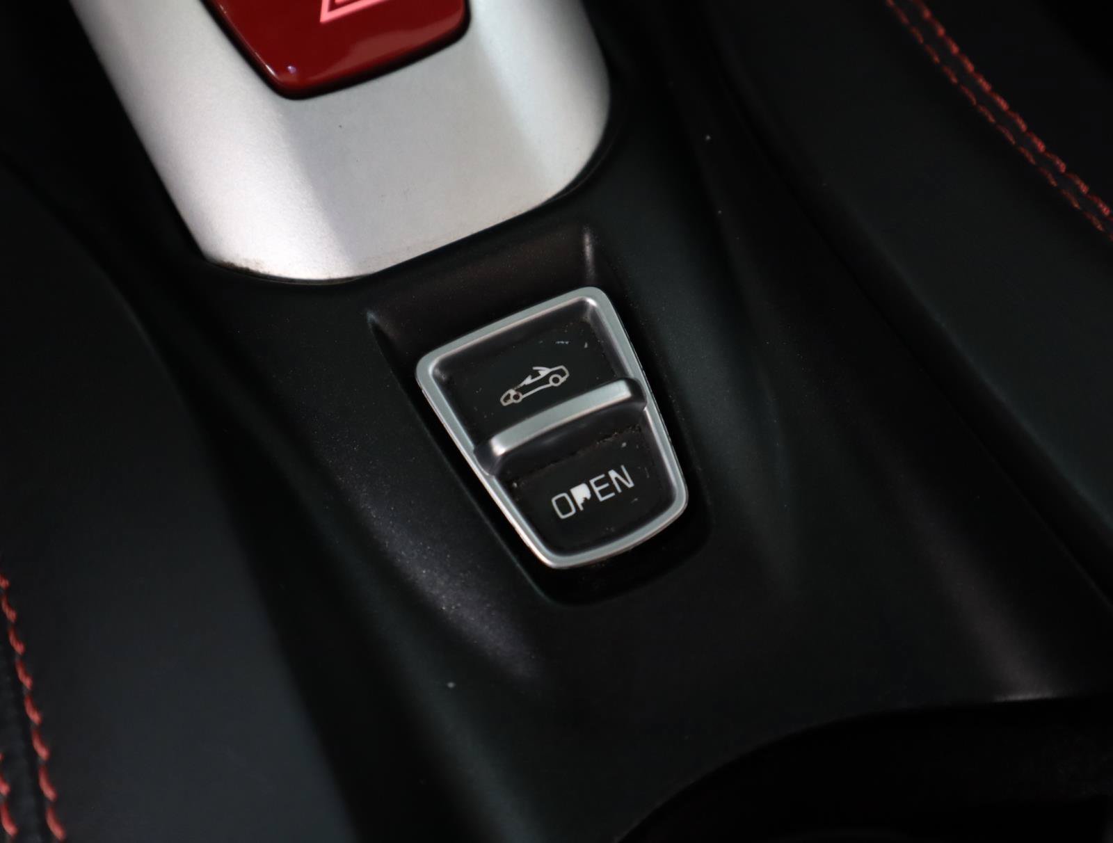 Used 2016 Ferrari California T RWD image 31