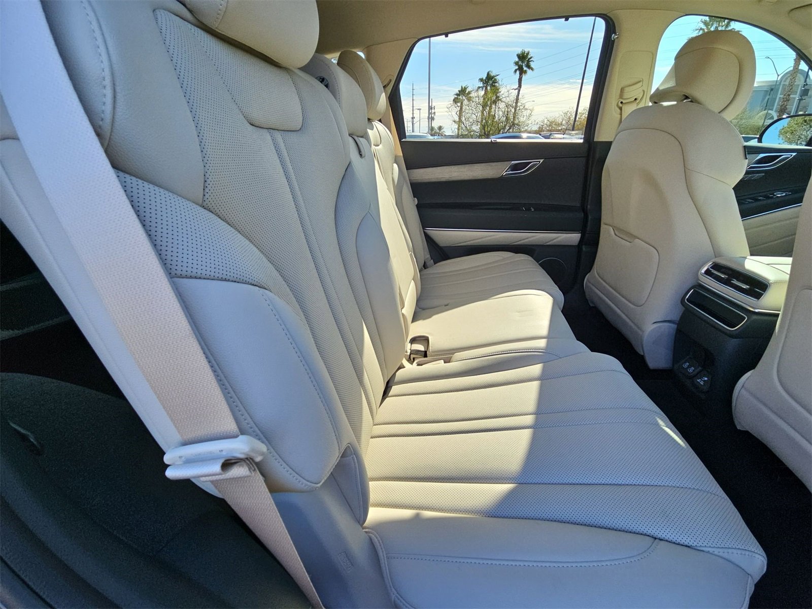 Certified 2025 Genesis GV80 2.5T Select image 17