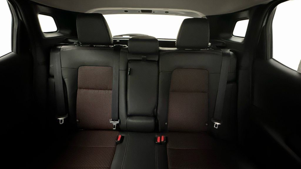 New 2026 Nissan Kicks SR w/ Cold Weather Package image 11