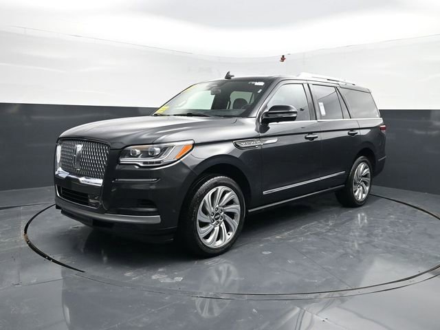 Used 2023 Lincoln Navigator Reserve image 4